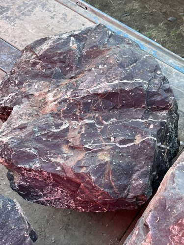 Камни для ландшафтного дизайна красно-фиолетовые 10-60 килограмм купить в Ленинградской области