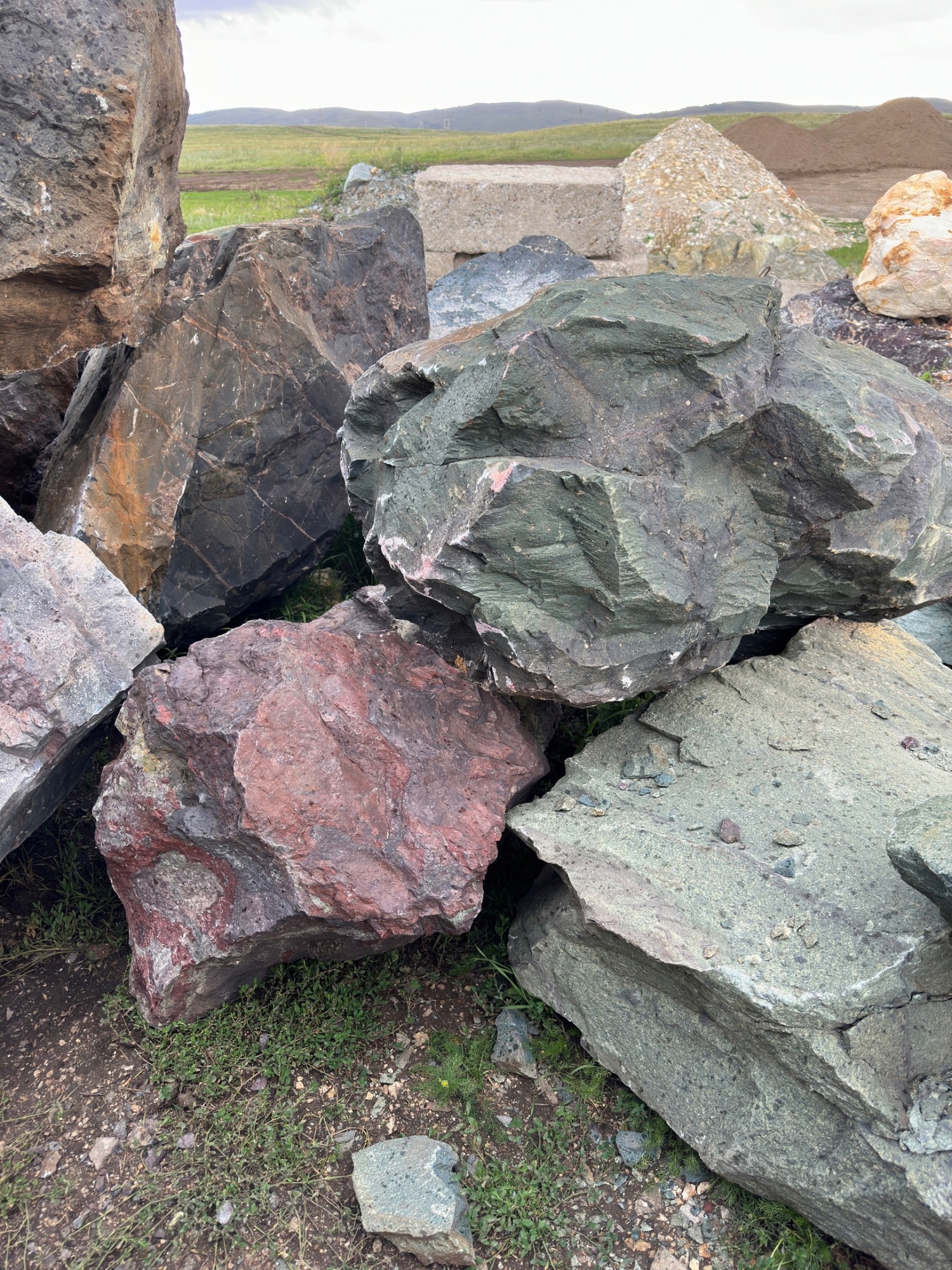 Камни для ландшафтного дизайна зелёные 10-60 килограмм купить в Ленинградской области