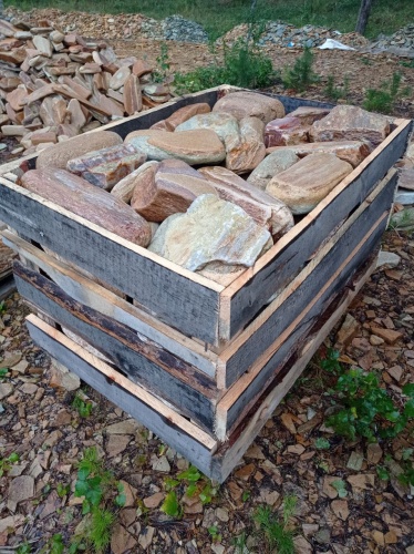 Златолит жёлтый, жёлто-зелёный глыбки и валуны для ланшафтного дизайна купить в Ленинградской области