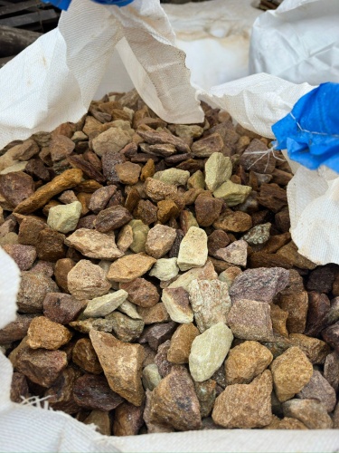 Златолит персиковый декоративная каменная крошка купить в Ленинградской области