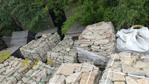 Гранитный плитняк галтованный для парковки купить в Ленинградской области