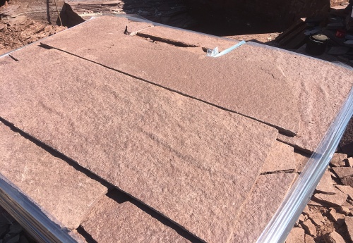 Плитняк лемезит бордовый для облицовки цоколя 20-25 мм  купить в Ленинградской области