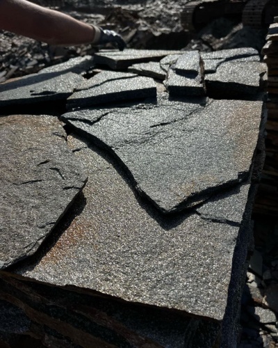 Плитняк златолит серебристый для фасада купить в Ленинградской области