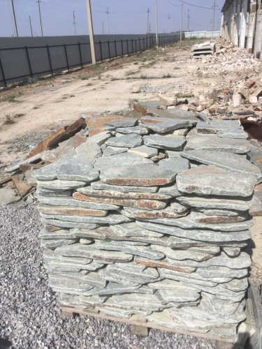 Златолит серебристый галтованный для лестниц купить в Ленинградской области