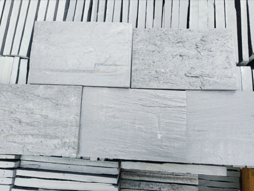 Чёрная каменная брусчатка