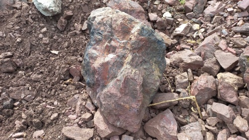 Яшма ландшафтные валуны