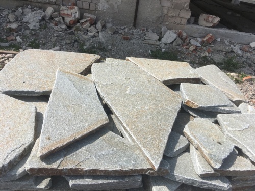 Златолит серебристый галтованный для лестниц купить в Ленинградской области